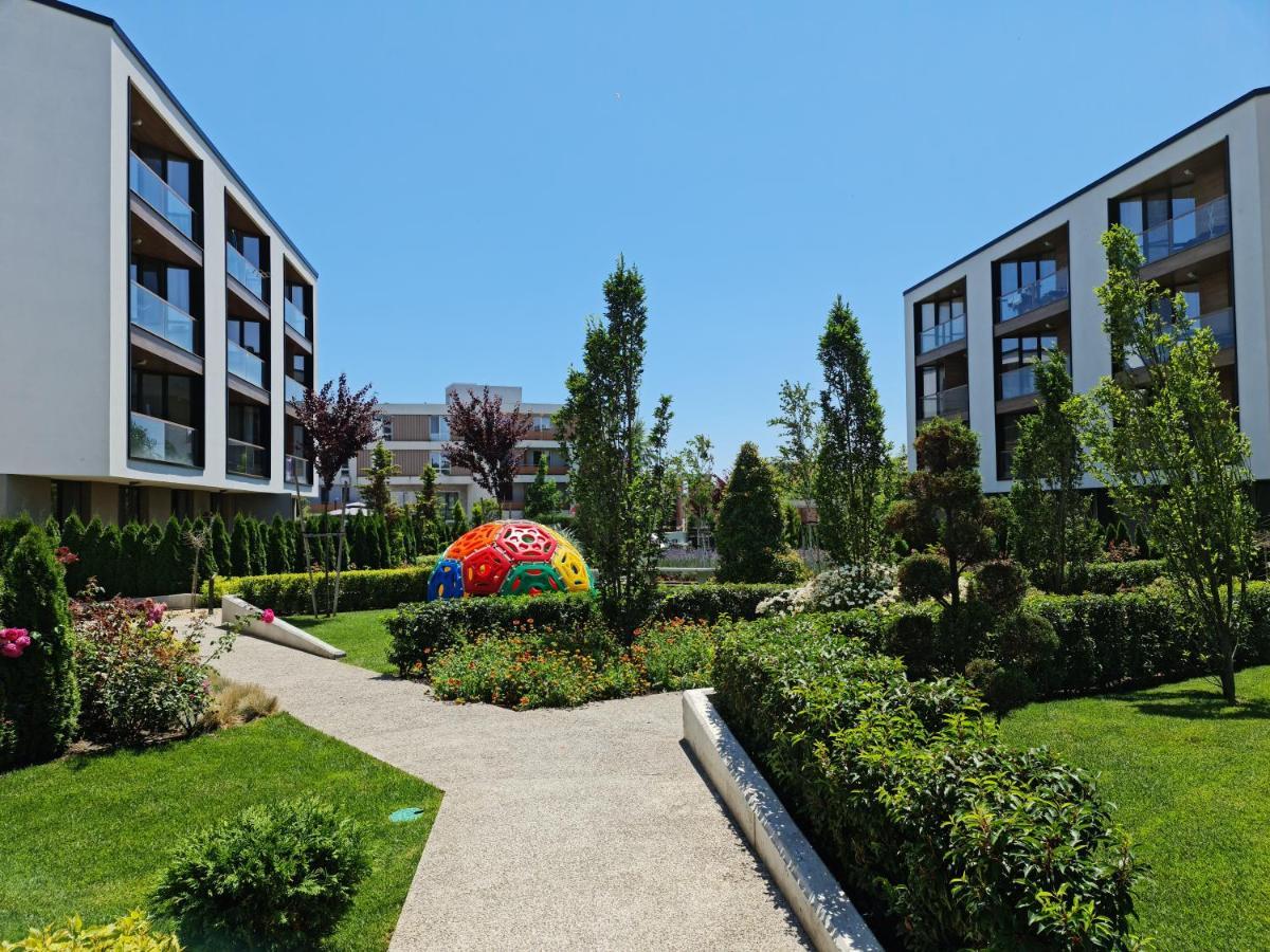 Raya Apartment Atlantis Atmosphere Burgas Exteriör bild